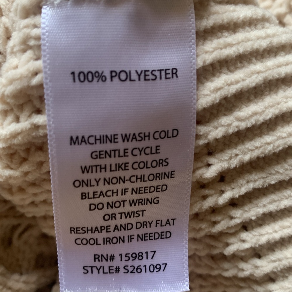 Altar’d State v-neck sweater - Picture 4 of 6